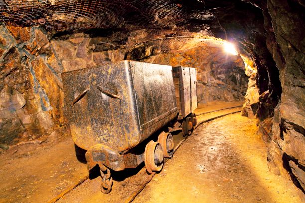 Invertir en compañías mineras puede ser una apuesta con potencial, pero también con elevado riesgo. Vea cómo llevarla a cabo.